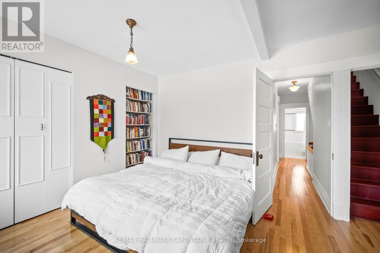 28286991/143-blackburn-avenue/sandy-hill/ottawa/ontario/K1N8A6_16