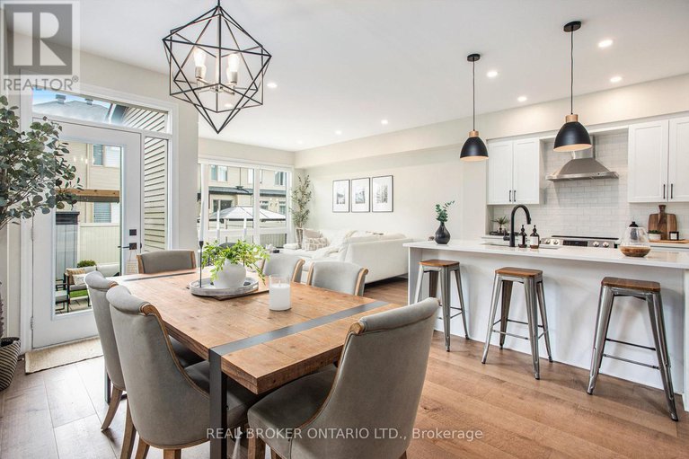 28928628/767-cairn-crescent/mer-bleuebradley-estatesanderson-park/ottawa/ontario/K1W0P4_13