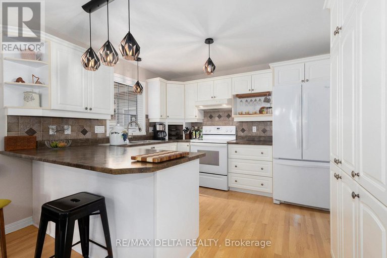 28713671/176-louise-street/town-of-rockland/clarence-rockland/ontario/K4K1R9_12
