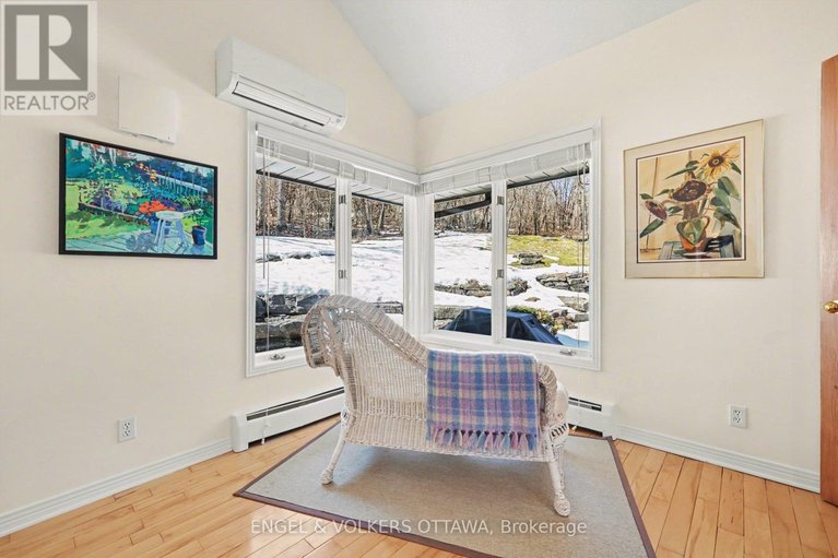 29591546/4637-northwoods-drive/constance-bay/ottawa/ontario/K0A3M0_29