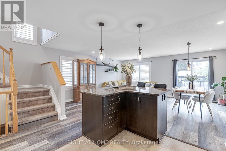 28630070/317-glenbrae-avenue/morgans-grantsouth-march/ottawa/ontario/K2W0B9_13