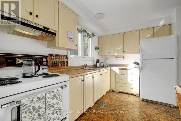 28961792/1154-brookfield-road-e/brookfield-gardens/ottawa/ontario/K1V6H7_17