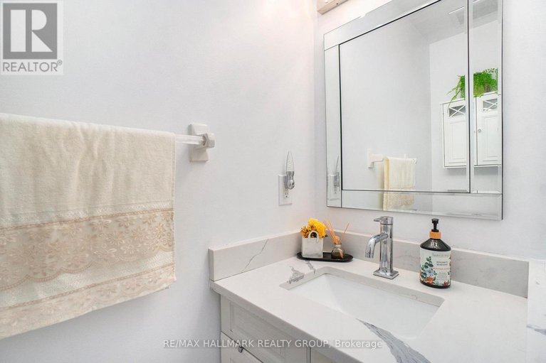 29523735/32-3017-victoria-heights-crescent/blossom-parkleitrim/ottawa/ontario/K1T3M8_19