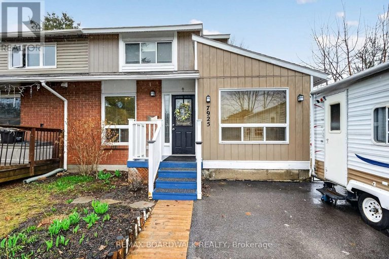 29607397/7925-jeanne-darc-boulevard-n/orleans-wood/ottawa/ontario/K1C2C7_1