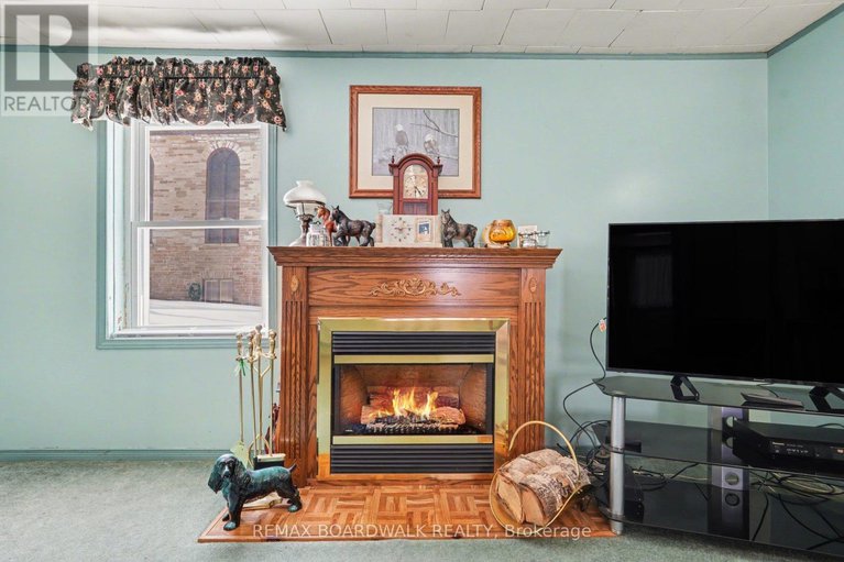 29437063/101-church-street/almonte/mississippi-mills/ontario/K0A1A0_6