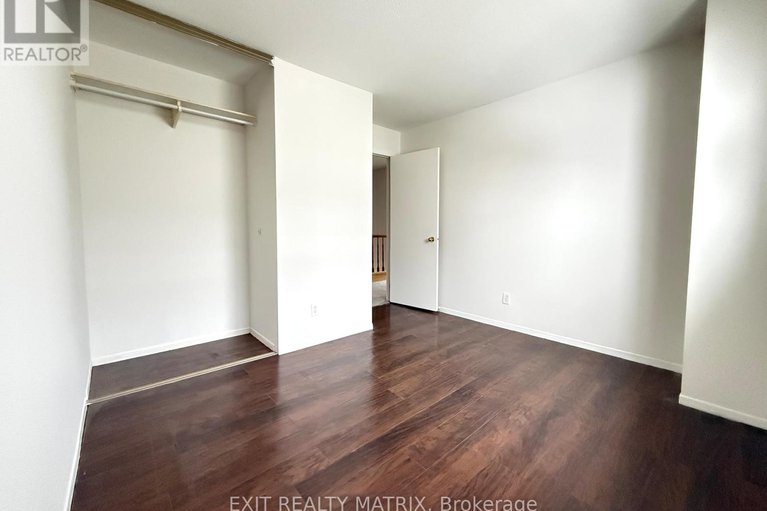 29238699/712-mathieu-way/fallingbrookpineridge/ottawa/ontario/K4A2S5_14