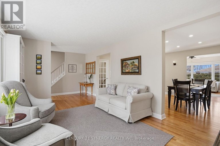 29577720/1298-woodside-drive/copeland-park/ottawa/ontario/K2C2G9_5