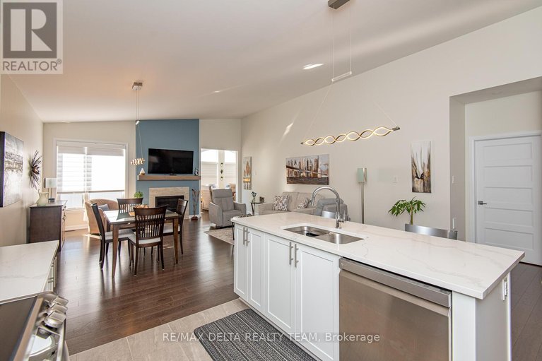 29669160/373-sterling-avenue/town-of-rockland/clarence-rockland/ontario/K2K0L4_5