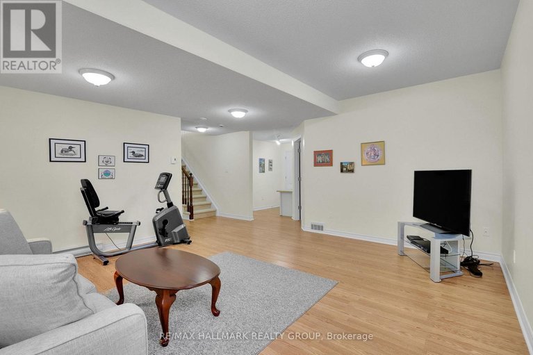 29466996/165-granite-court/emerald-meadowstrailwest/ottawa/ontario/K2M0A3_15