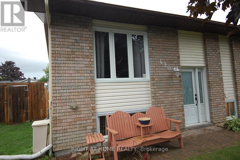 28833759/490-dalrymple-drive/town-of-rockland/clarence-rockland/ontario/K4K1G7_2
