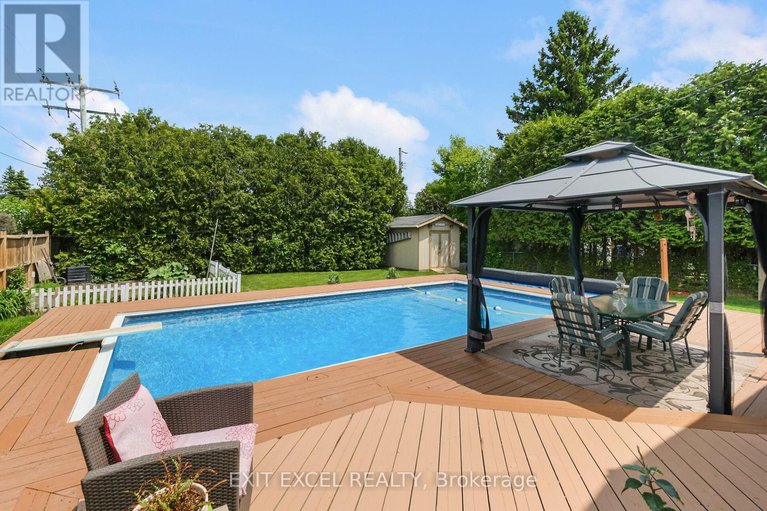 28416258/396-roxdale-avenue/bilberry-creekqueenswood-heights/ottawa/ontario/K1E1V5_31