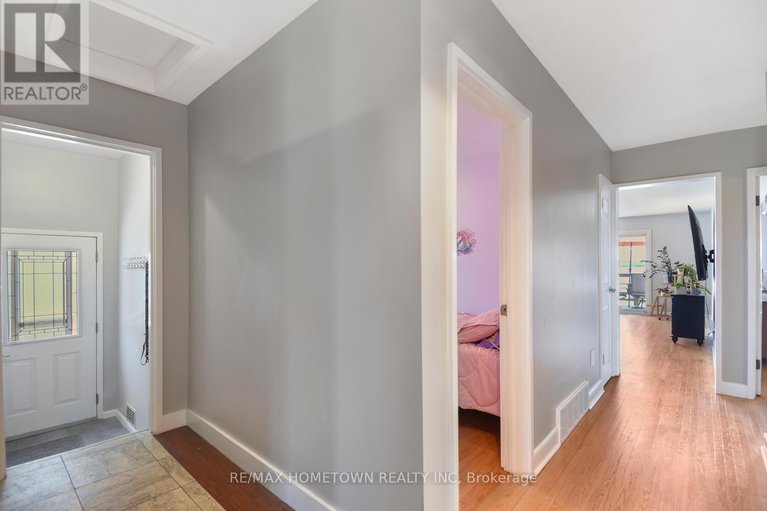 28510272/1643-county-road-2-road/augusta-twp/augusta/ontario/K0E1T0_16