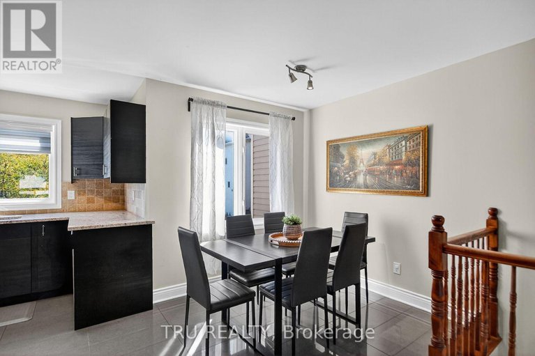 28954413/2642-palings-private/emerald-woodssawmill-creek/ottawa/ontario/K1T4A4_12