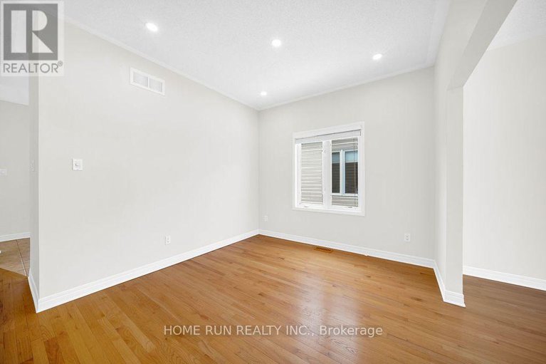 29424088/265-colbert-crescent/ridgemont/ottawa/ontario/K1V2C7_12