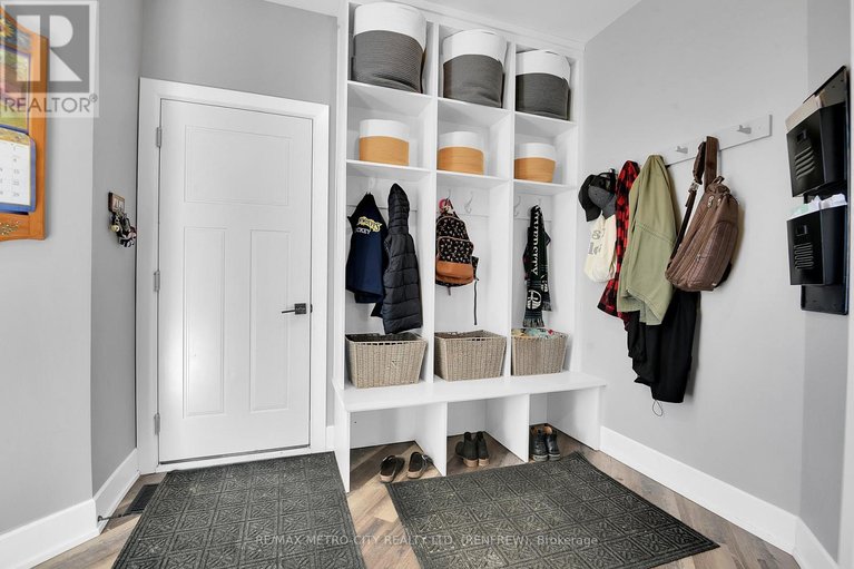 29634627/782-bruce-street/horton-twp/horton/ontario/K7V3Z4_22