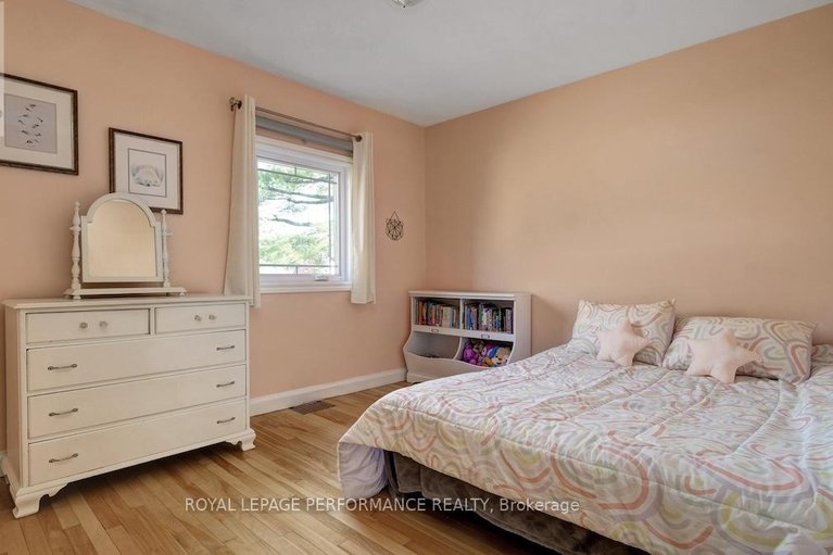 29647561/1638-abbey-road/riverview-park/ottawa/ontario/K1G0H3_29