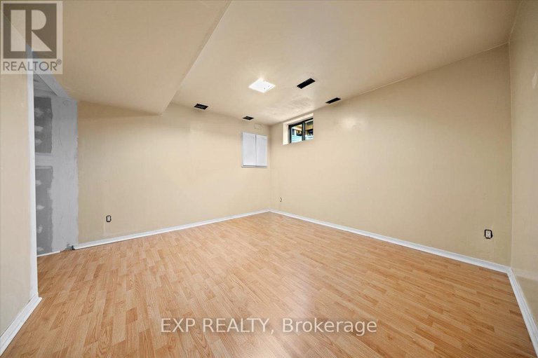 29043972/18-ivylea-street/craig-henrywoodvale/ottawa/ontario/K2G4X5_28