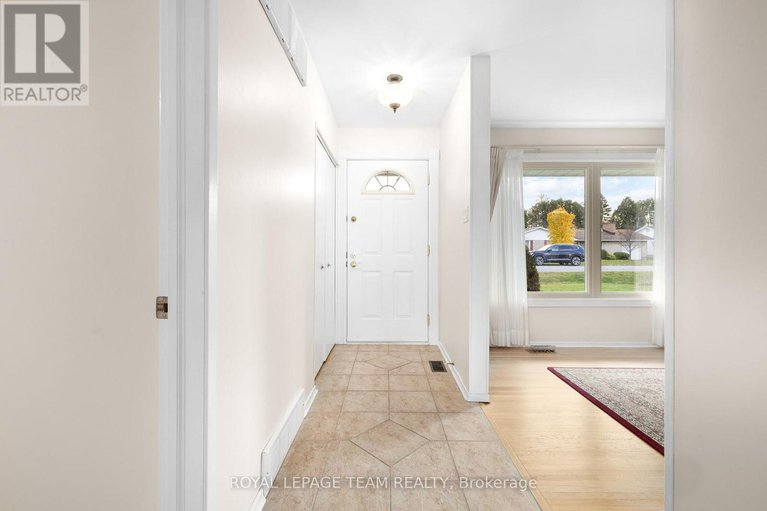 29081849/11-cherrywood-drive/arbeatha-park/ottawa/ontario/K2H6H1_2