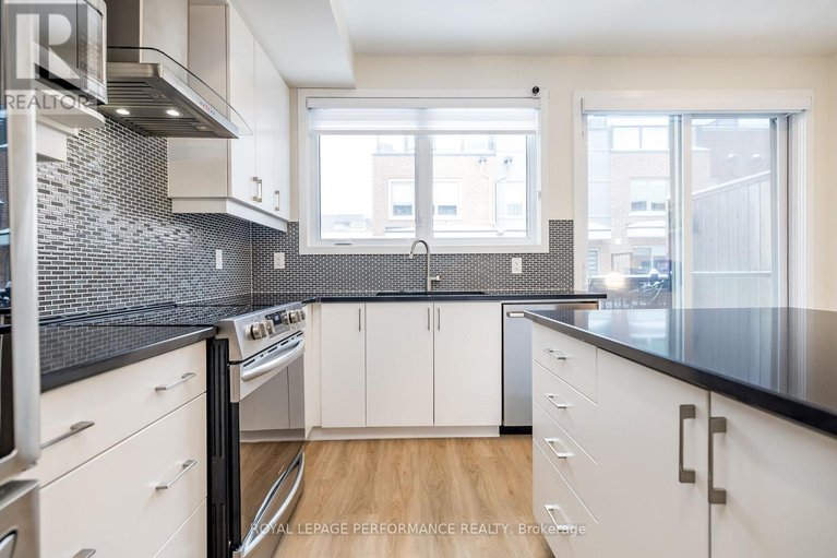 29270056/225-makadewa-private-w/cfb-rockcliffe-and-area/ottawa/ontario/K1K0P2_40