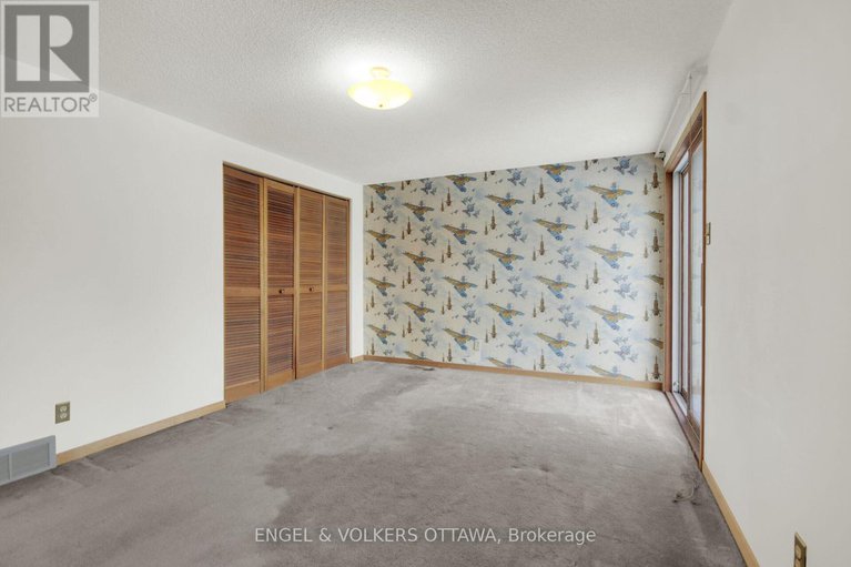 29262482/5361-hilltop-drive/manotick-long-island-nicholls-island/ottawa/ontario/K4M1G4_25