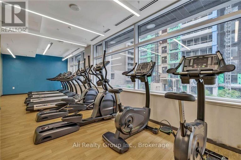 28928402/1618-105-champagne-avenue-s/west-centre-town/ottawa/ontario/K1S5E5_16