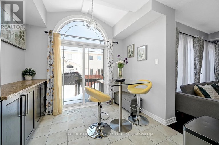 29495848/560-du-pin-rouge-way/mer-bleuebradley-estatesanderson-park/ottawa/ontario/K1W0C4_18