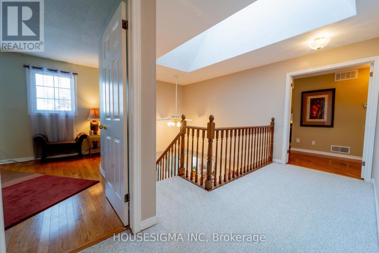 29349443/566-falwyn-crescent/fallingbrookridgemount/ottawa/ontario/K4A2A4_23