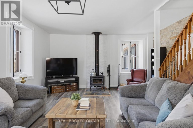 29603322/2090-beach-road/north-grenville-twp-kemptville-south/north-grenville/ontario/K0G1S0_23