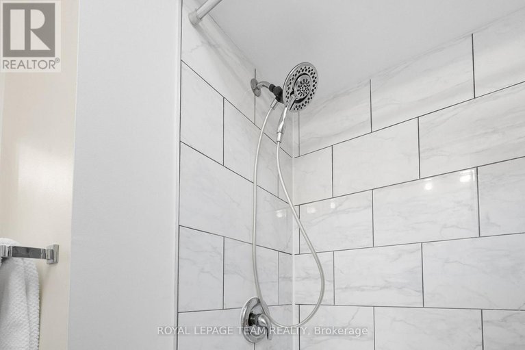 29081849/11-cherrywood-drive/arbeatha-park/ottawa/ontario/K2H6H1_33