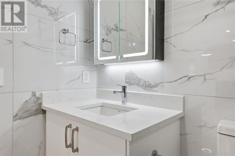 29413485/180-george-street-unit-ph206/ottawa/ontario/K1N0G8_37