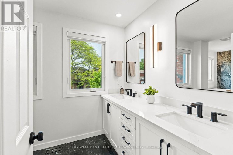28427469/2722-wyldewood-street/emerald-woodssawmill-creek/ottawa/ontario/K1T2R9_26