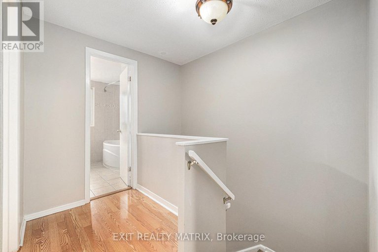 29131271/23-pickford-drive/katimavik/ottawa/ontario/K2L2C1_16