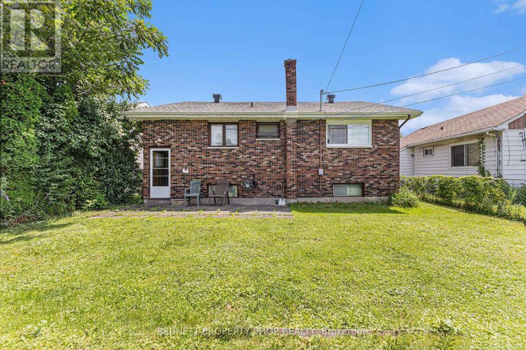 28615266/1219-vancouver-avenue/ellwood/ottawa/ontario/K1V6V2_22