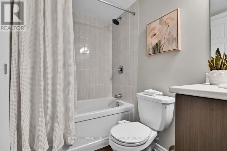 29064818/215-makadewa-private/cfb-rockcliffe-and-area/ottawa/ontario/K1K4Z9_25