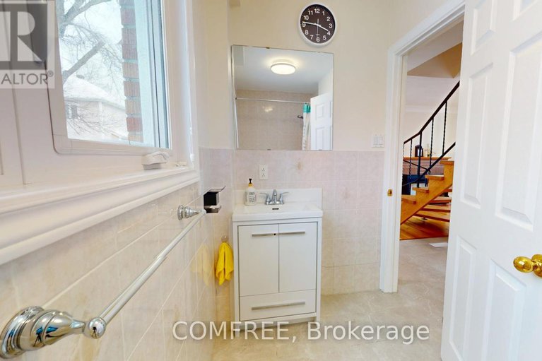 28379569/25-seguin-street/cardinal-heights/ottawa/ontario/K1J6P4_12