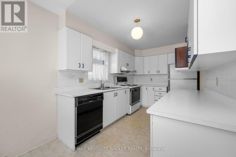 29629626/755-merkley-drive/fallingbrookpineridge/ottawa/ontario/K4A2T9_15