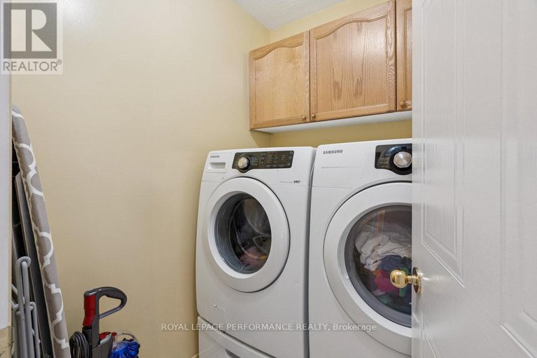 28591914/1869-hennessy-crescent/fallingbrookgardenway-south/ottawa/ontario/K4A3X8_34