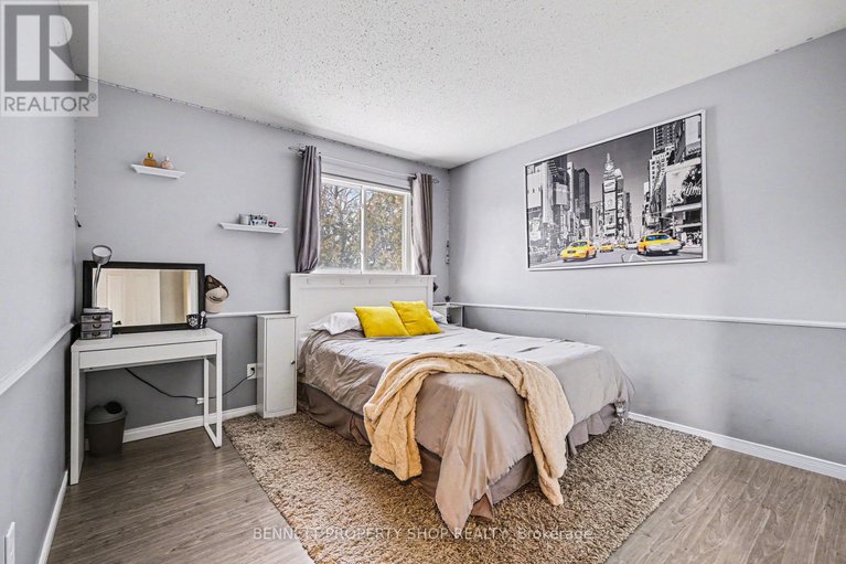 29423087/4-bartley-crescent/on-the-green/ottawa/ontario/K2J2J7_15