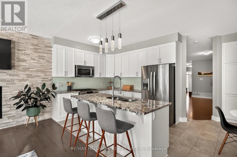 29151475/332-gracewood-crescent/blossom-parkkemp-parkfindlay-creek/ottawa/ontario/K1T0J7_16