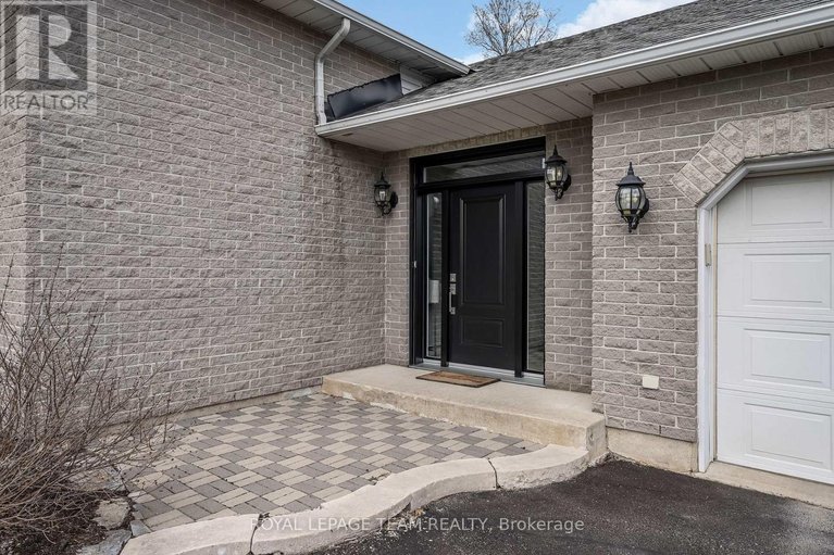 29645410/1517-back-place-avenue/greely/ottawa/ontario/K4P1R3_3