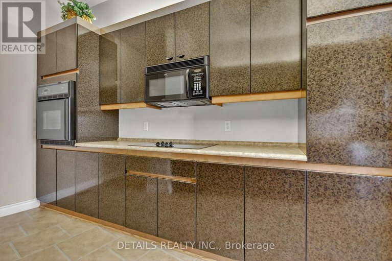 29023437/7-eagle-chase-court/cedargrovefraserdale/ottawa/ontario/K2J3N5_16