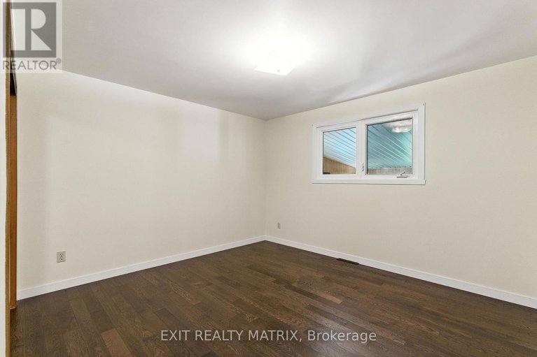 28525668/26-farmers-avenue/vankleek-hill/champlain/ontario/K0B1R0_21