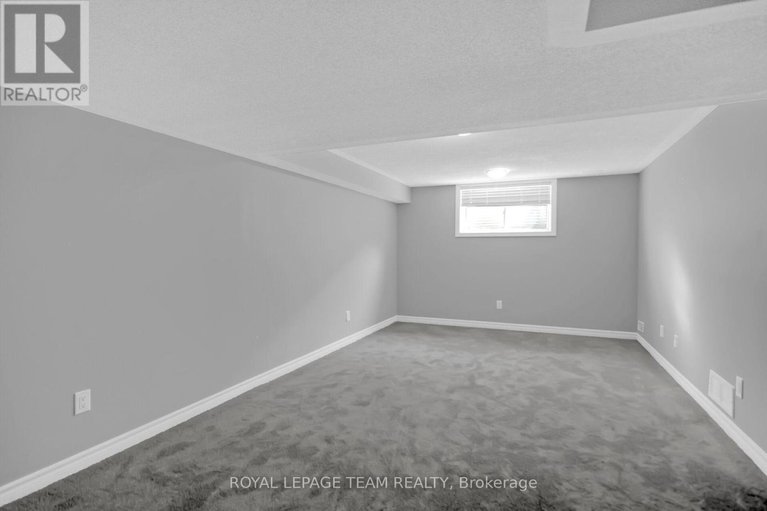28243617/605-lauraleaf-crescent/half-moon-bay/ottawa/ontario/K2J6G7_37