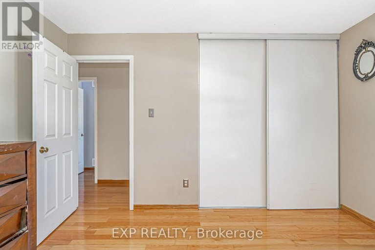 28746795/2103-gardenway-drive/fallingbrookgardenway-south/ottawa/ontario/K4A3K2_36