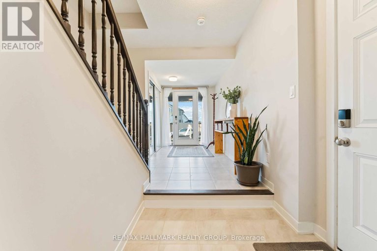 28974031/629-quilter-row/goulbourn-twp-from-franktown-rdsouth-to-rideau/ottawa/ontario/K0A2Z0_4