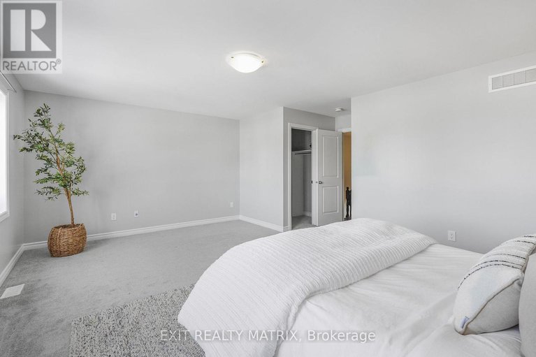 29369418/781-namur-street/embrun/russell/ontario/K0A1W0_18