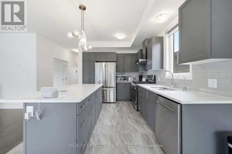 29673656/429-sterling-avenue/clarencerockland-twp/clarence-rockland/ontario/K4K0M5_5