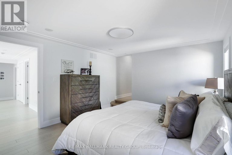 28840956/668-mansfield-avenue/laurentianview/ottawa/ontario/K2A2T6_28