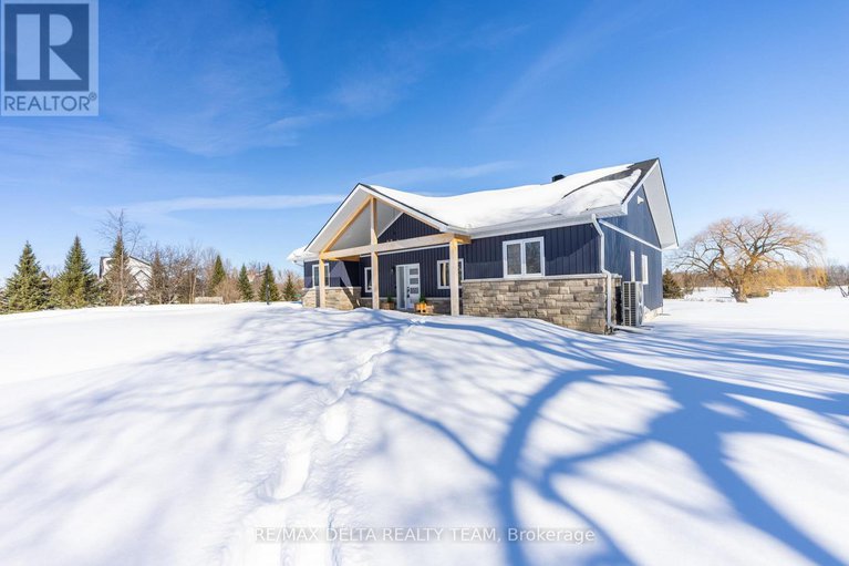 29366058/4645-mcneely-rd-road/sarsfieldbearbrook/ottawa/ontario/K4B1J1_1