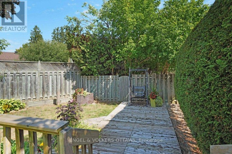 29665658/3354-chilliwack-way/sawmill-creektimbermill/ottawa/ontario/K1T1P5_26